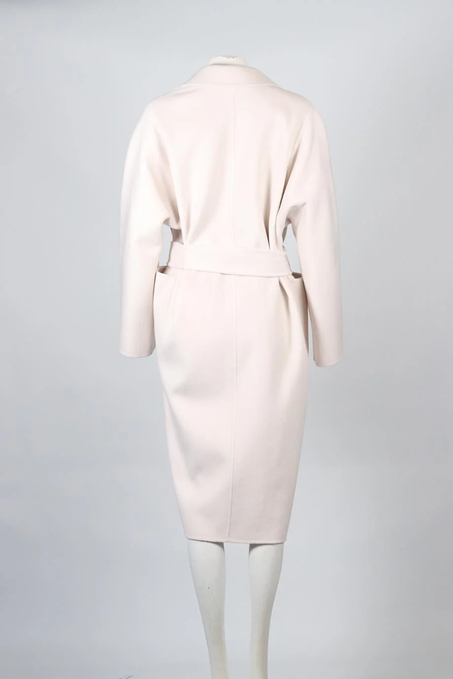 12 STOREEZ BELTED WOOL AND CASHMERE BLEND COAT ONE SIZE - Image 4