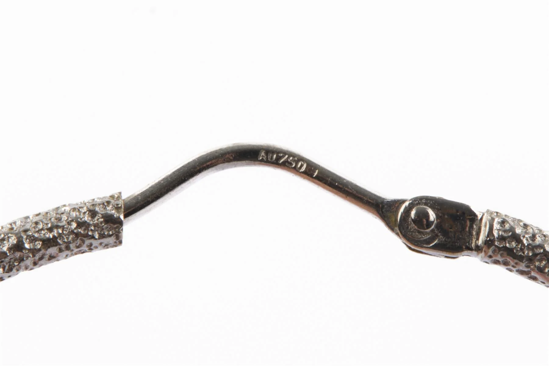 18K WHITE GOLD HOOP EARRINGS - Image 4