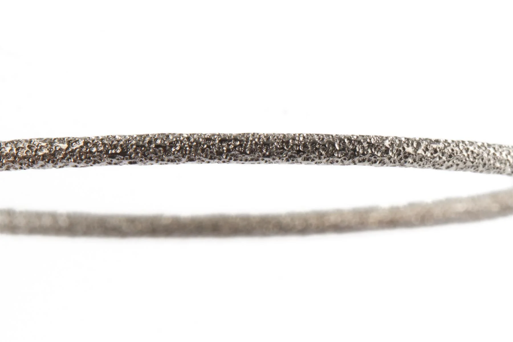 18K WHITE GOLD HOOP EARRINGS - Image 7