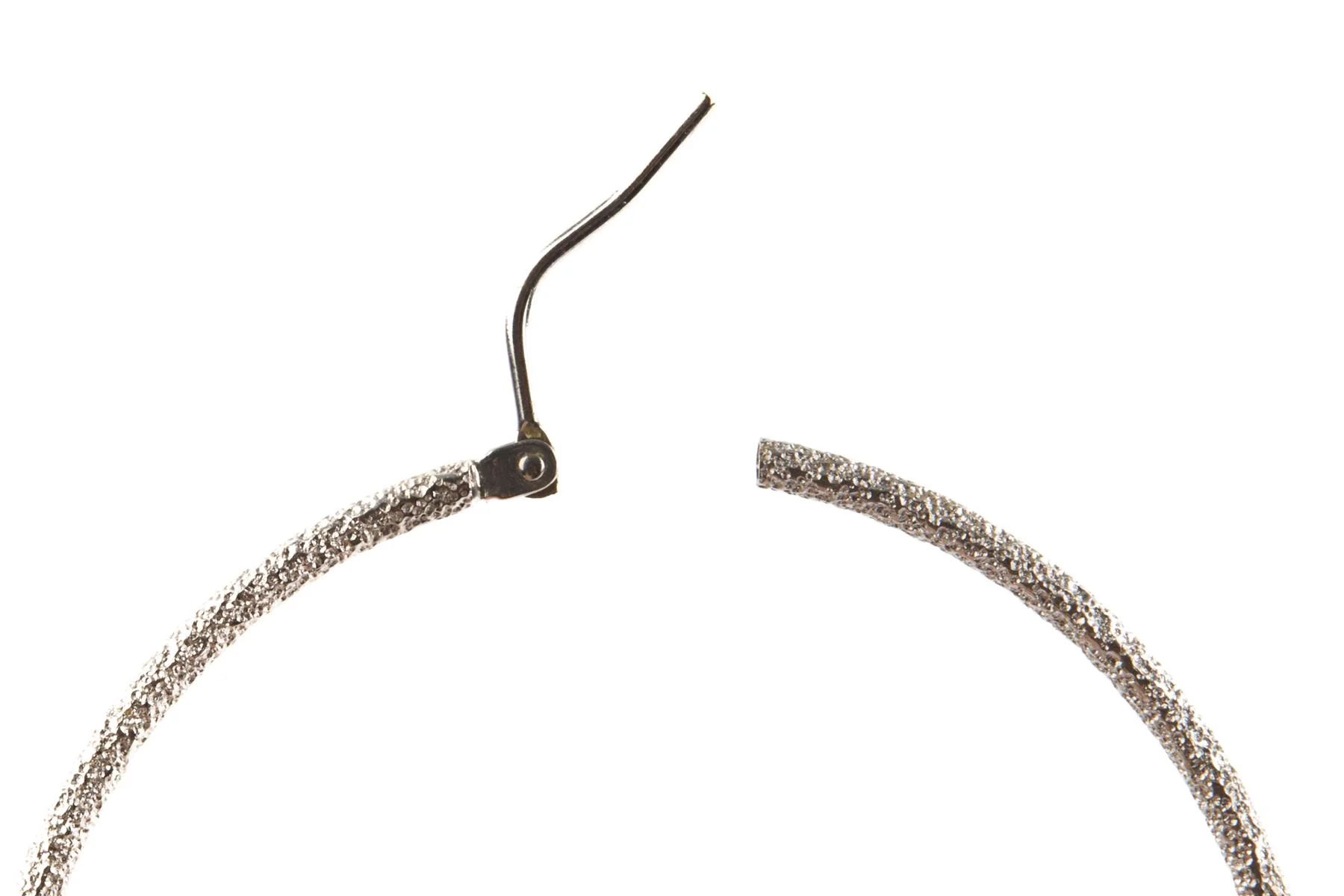 18K WHITE GOLD HOOP EARRINGS - Image 8