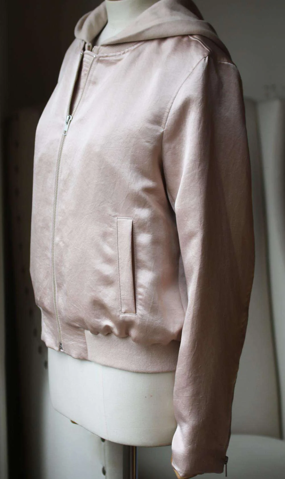 A.L.C. EDISON SATIN BOMBER JACKET LARGE - Image 3