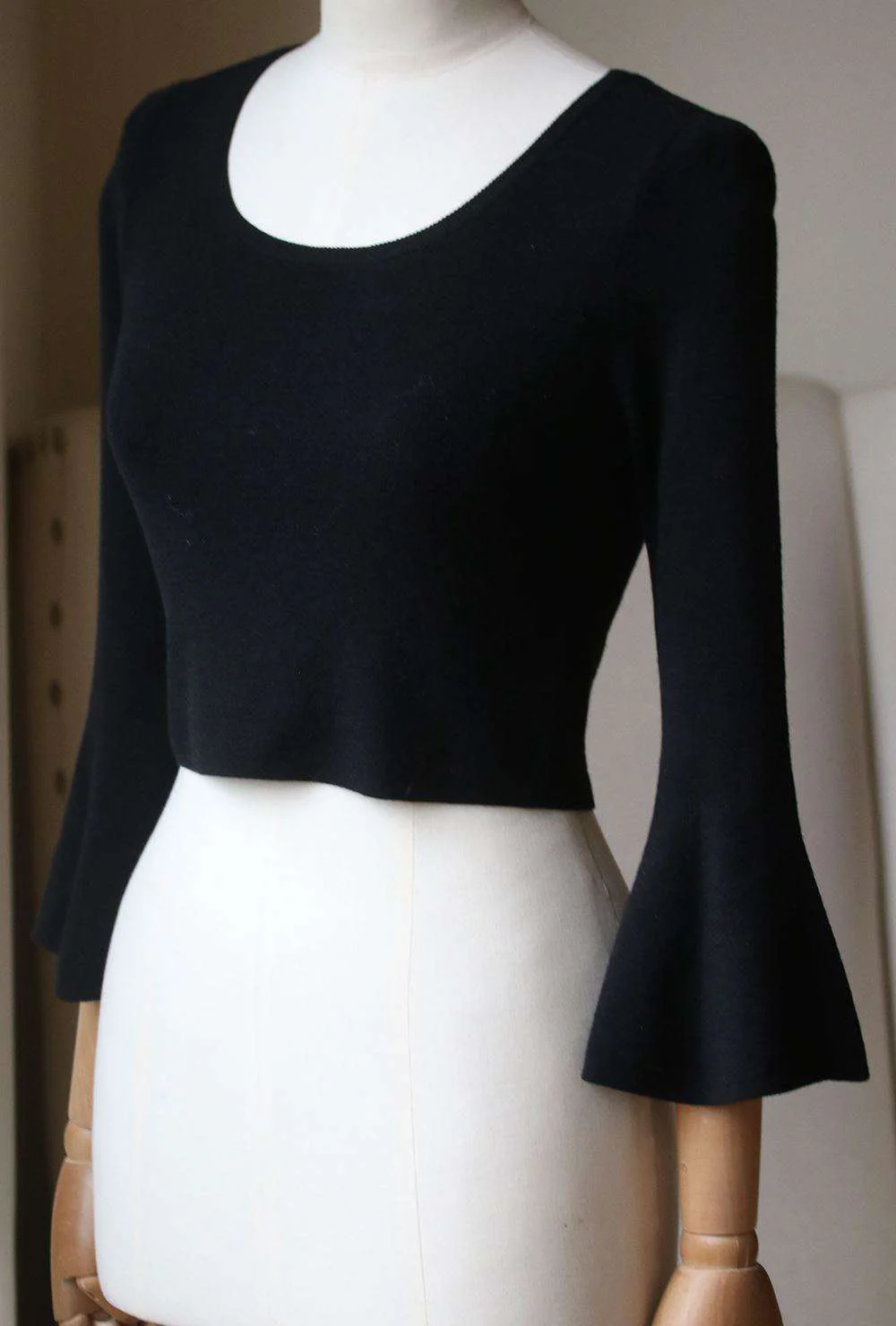 A.L.C. MARA CROPPED FLUTED MERINO WOOL BLEND TOP XSMALL - Image 4