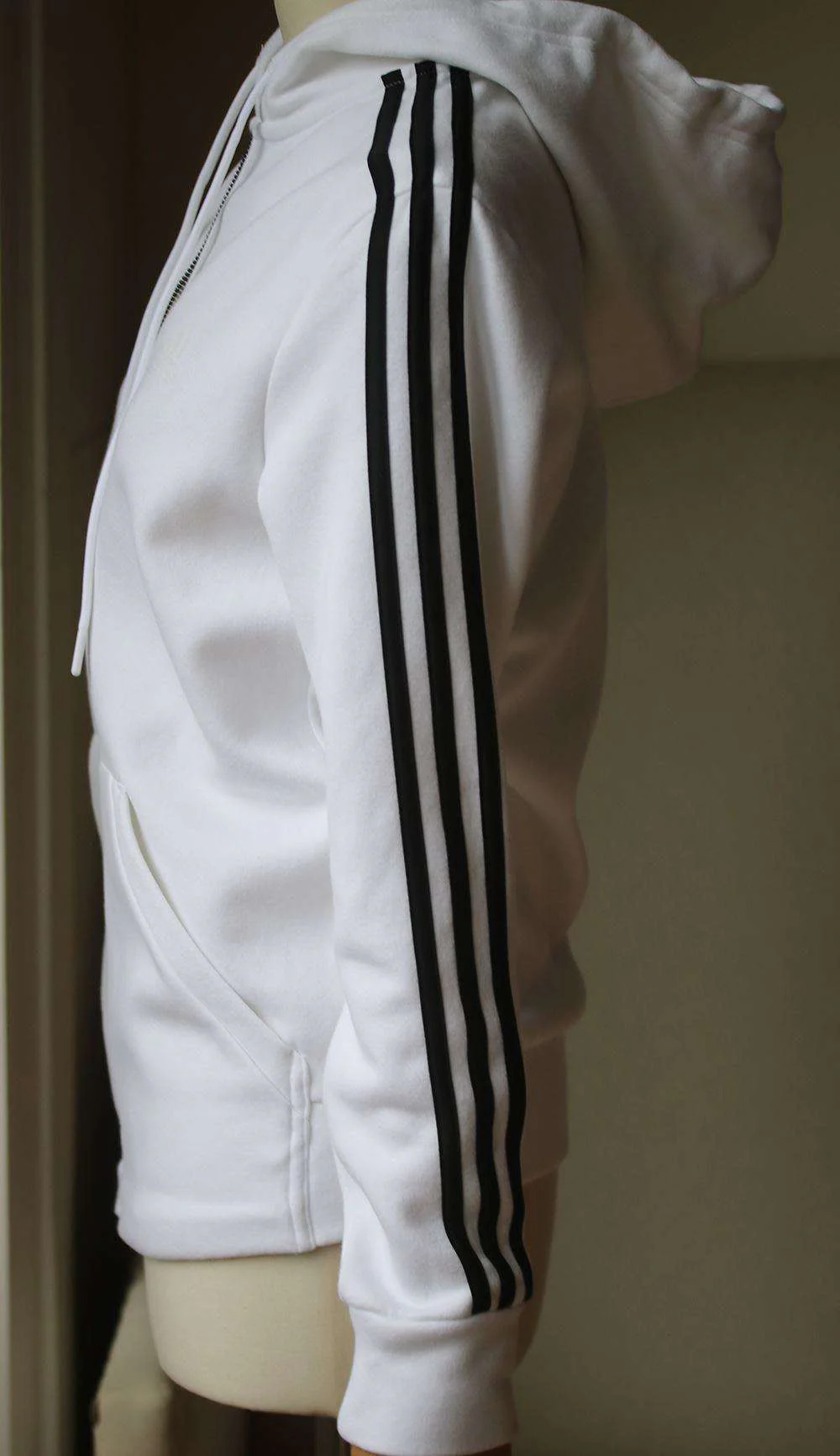 ADIDAS ESSENTIALS 3 STRIPE ZIP-UP HOODIE SMALL - Image 2