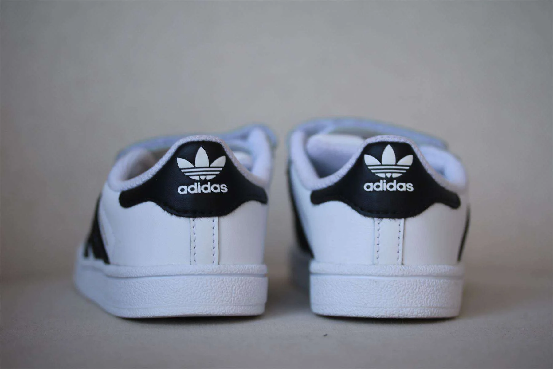 ADIDAS ORIGINALS SUPERSTAR KIDS WHITE VELCRO TRAINERS EU 25 UK 7.5 - Image 3
