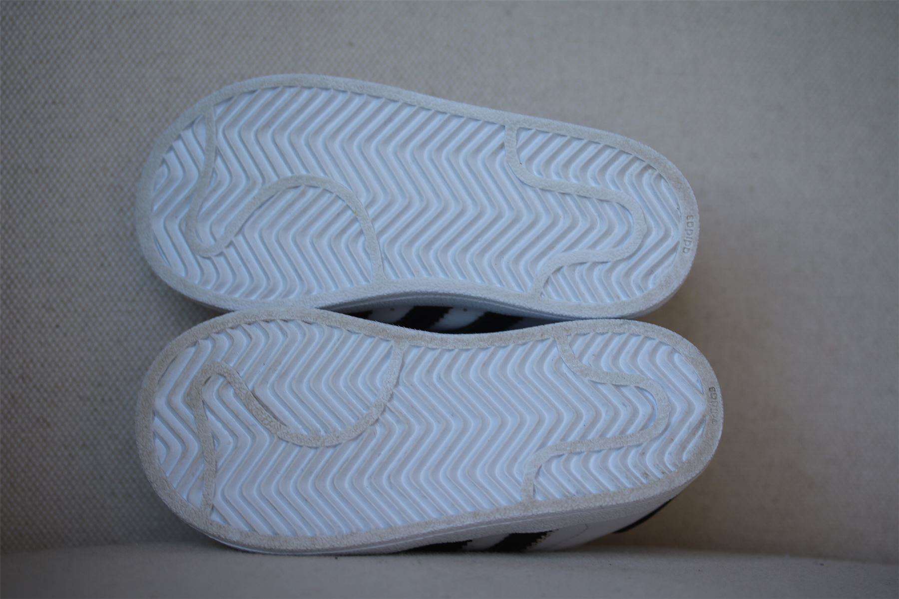 ADIDAS ORIGINALS SUPERSTAR KIDS WHITE VELCRO TRAINERS EU 25 UK 7.5 - Image 4