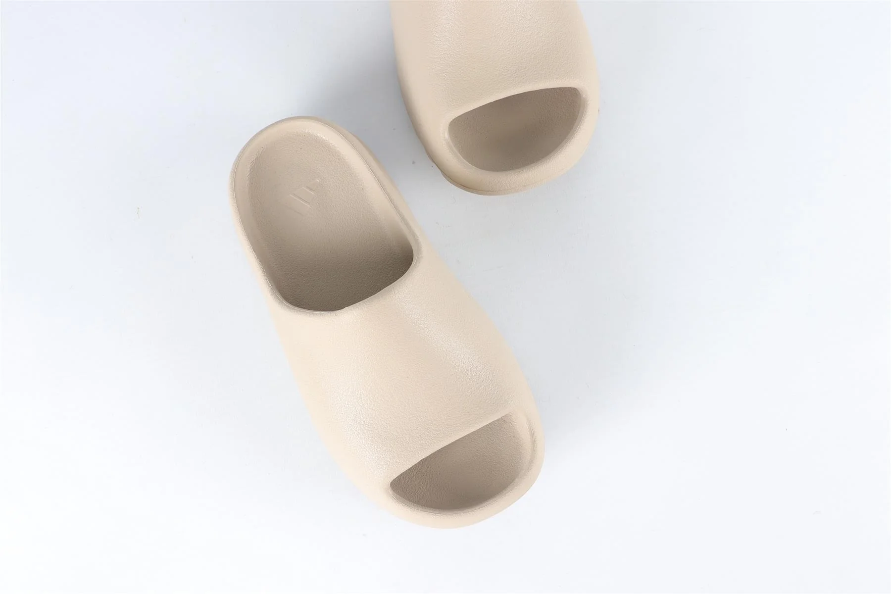 ADIDAS YEEZY BEIGE KIDS GIRLS RUBBER SLIDES EU 33 UK 1 US 2 - Image 4