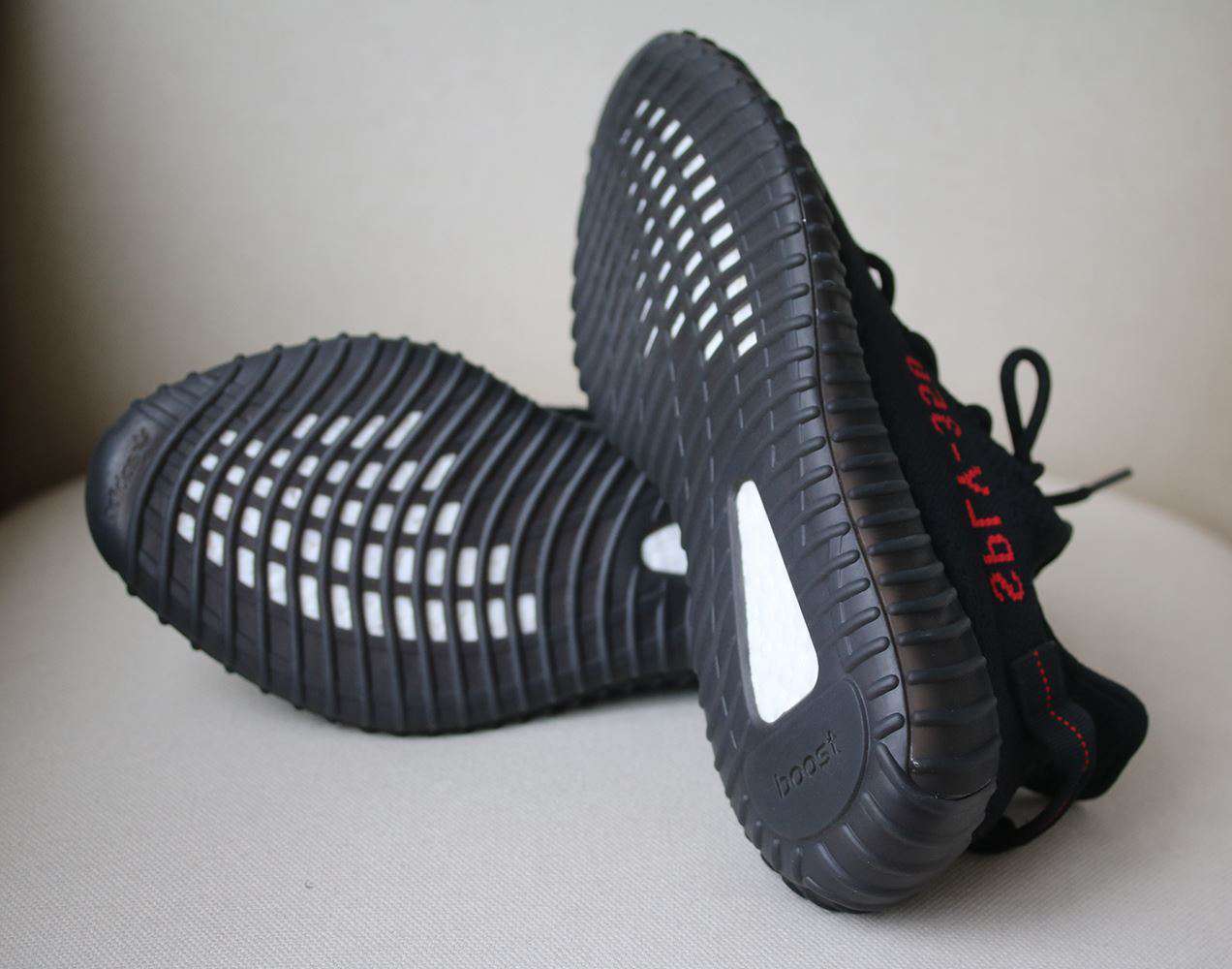ADIDAS YEEZY BOOST 350 V2 BLACK RED SNEAKERS UK 9 US 9.5 FR 43 - Image 6