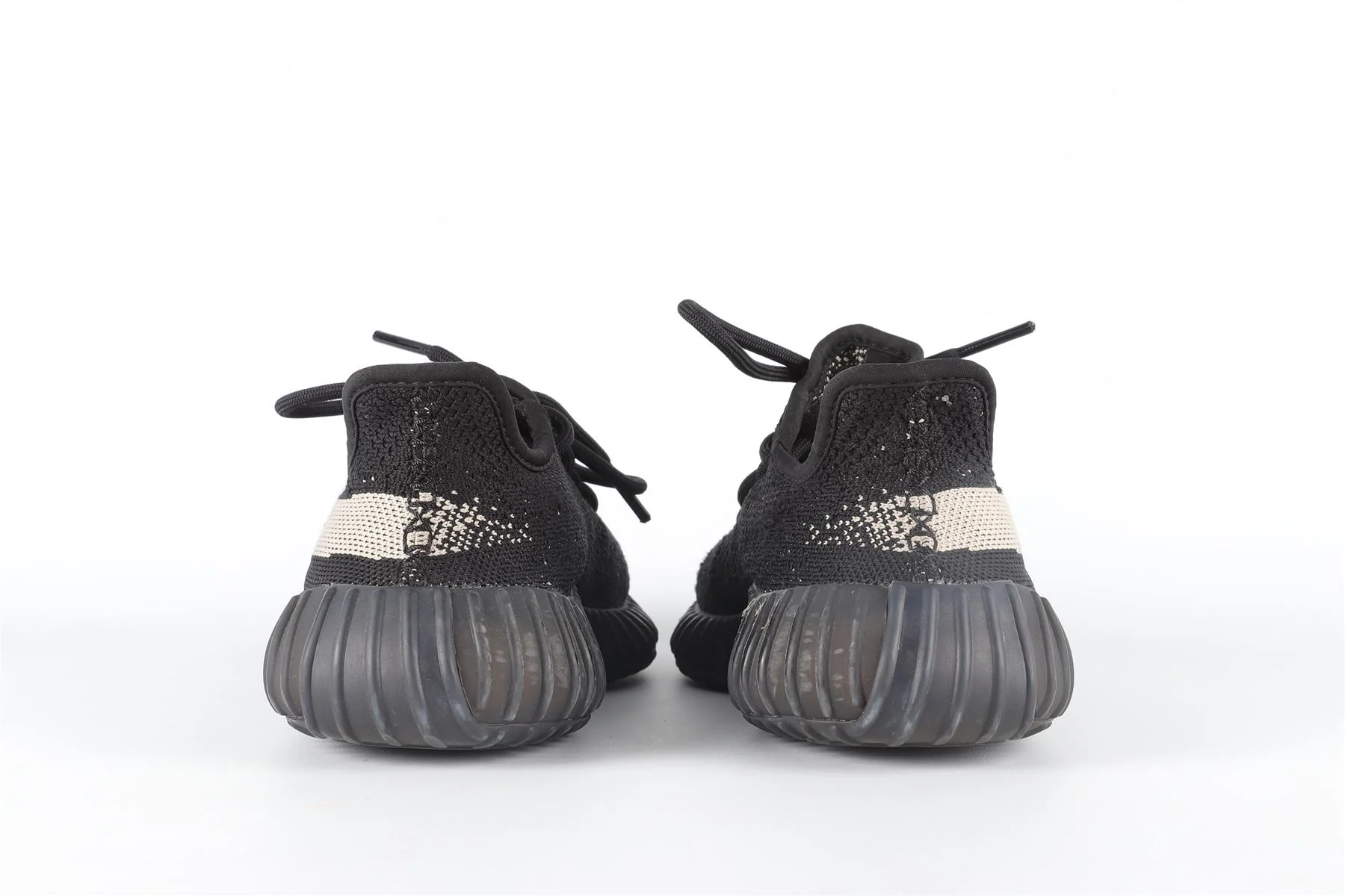 ADIDAS YEEZY BOOST 350 V2 'OREO' SNEAKERS EU 39.5 UK 6 US 6.5 - Image 5