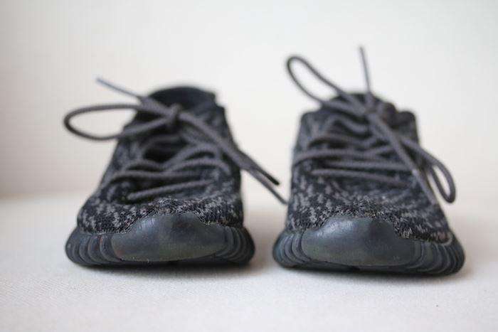 ADIDAS YEEZY KIDS BOOST 350 PIRATE BLACK TRAINERS EU 23.5 UK 6.5 - Image 2