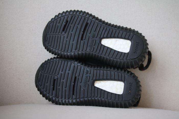 ADIDAS YEEZY KIDS BOOST 350 PIRATE BLACK TRAINERS EU 23.5 UK 6.5 - Image 4