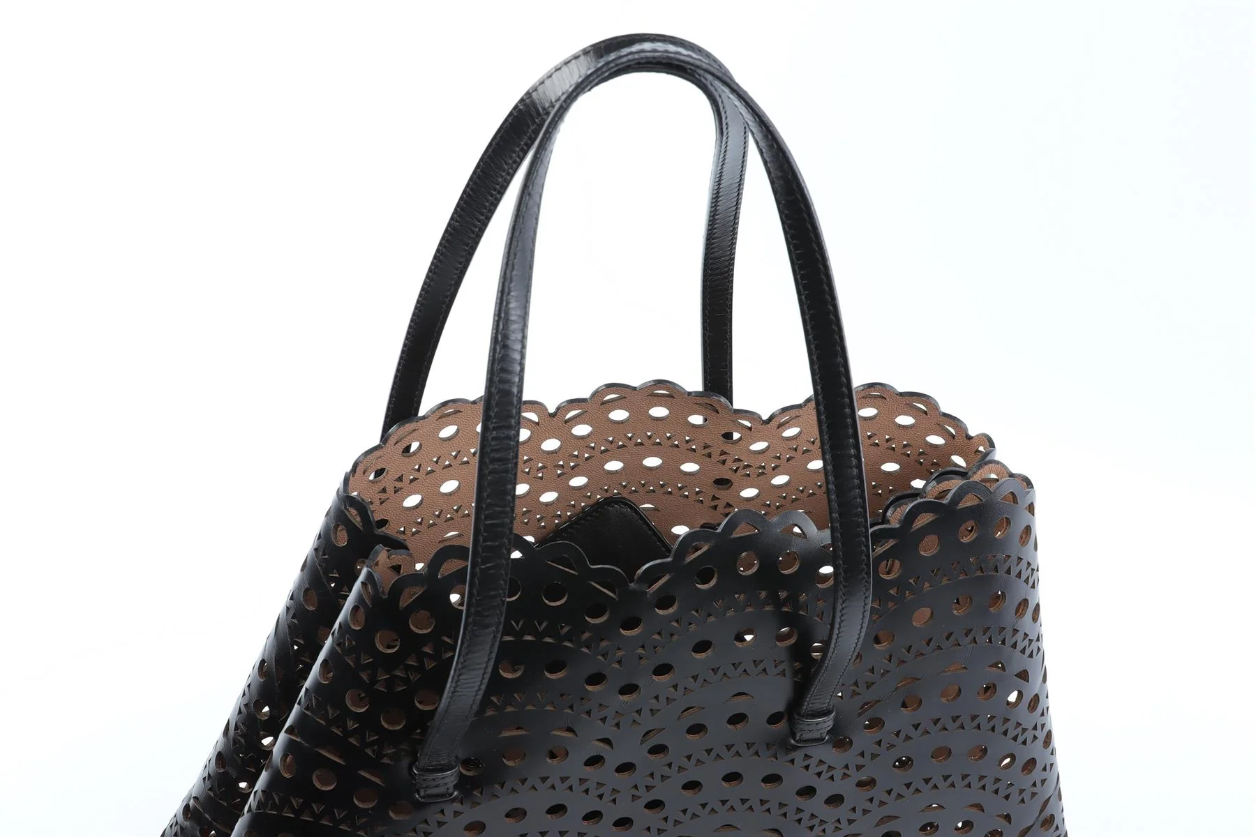 ALAÏA BLACK LE MINA 32 LEATHER TOTE BAG - Image 7