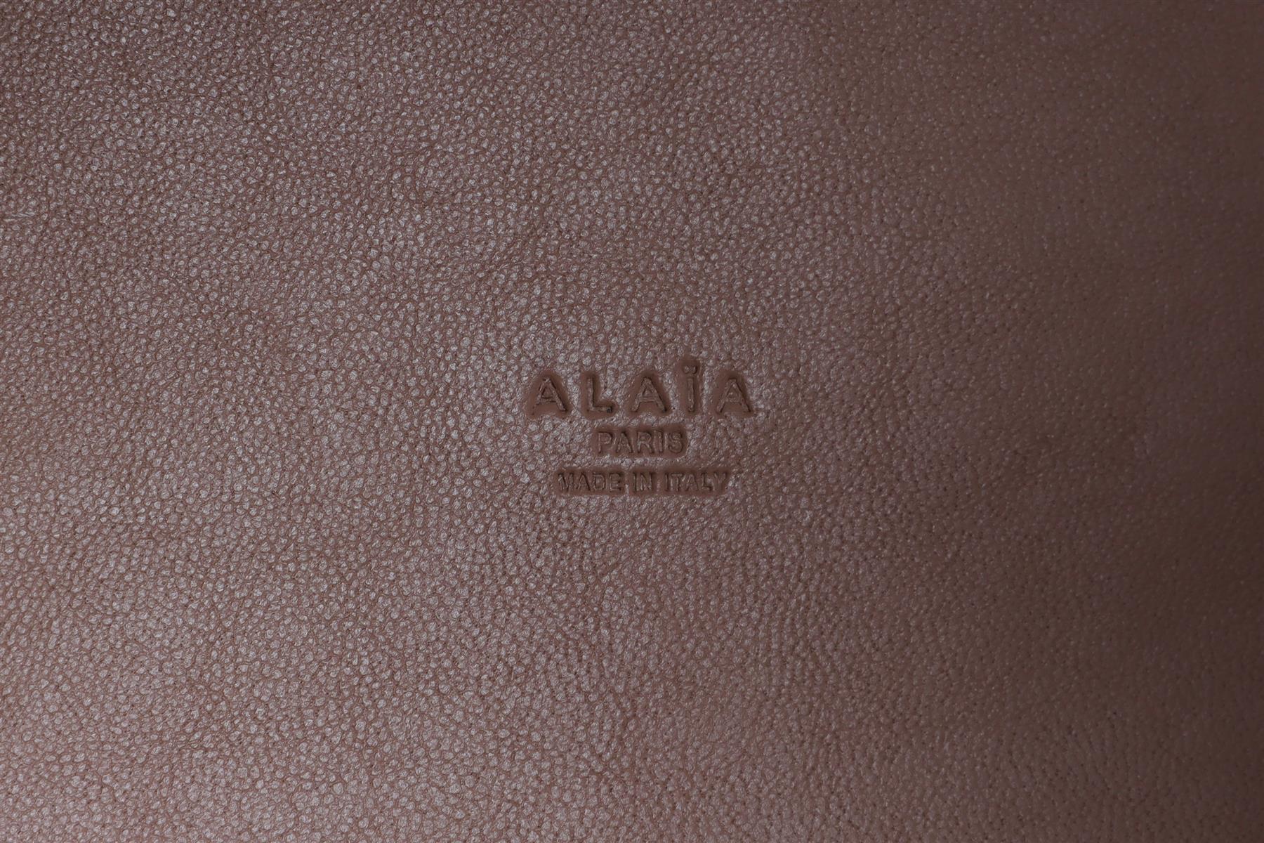 ALAÏA BLACK LE MINA 32 LEATHER TOTE BAG - Image 8