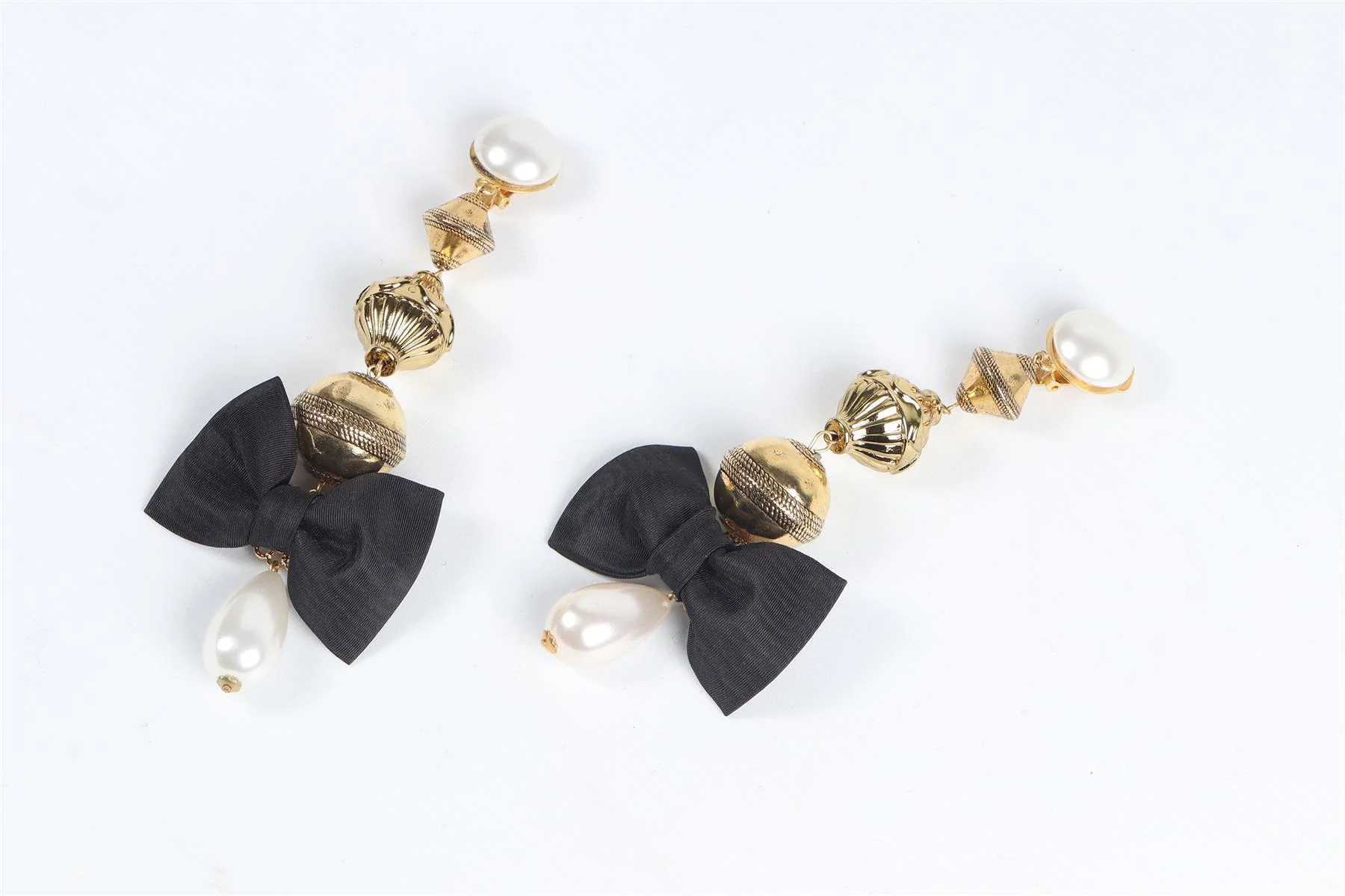 ALESSANDRA RICH GOLD TONE AND FAUX PEARL CLIP EARRINGS - Image 3