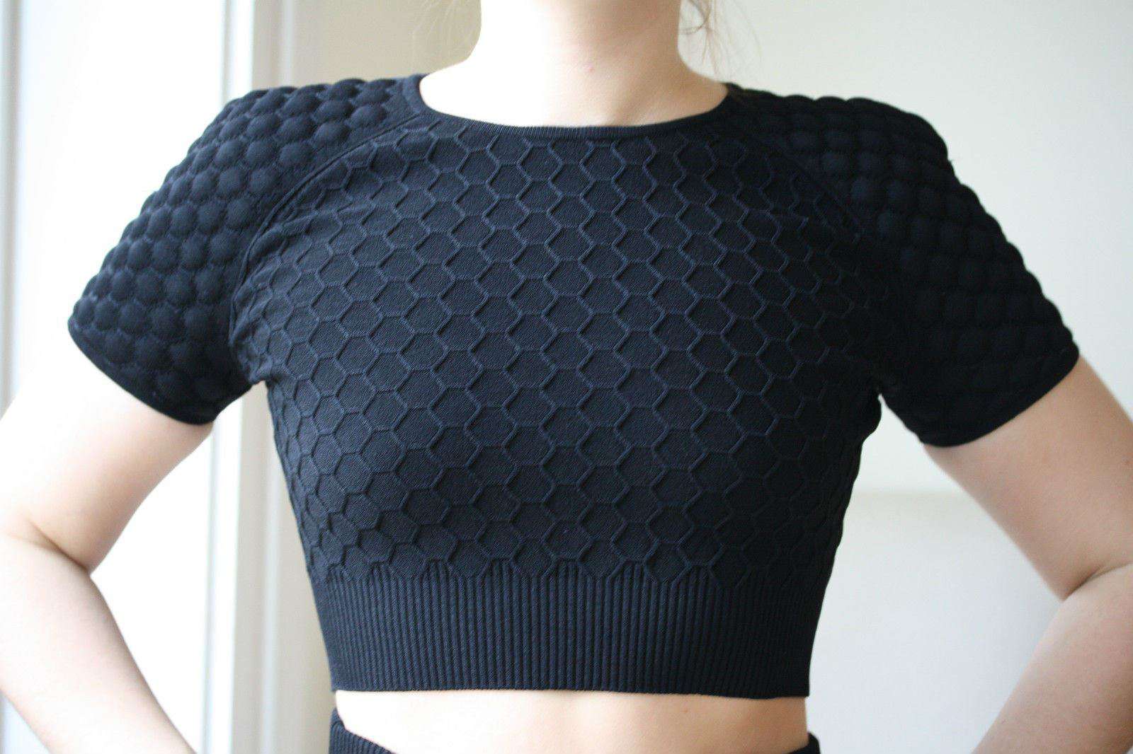 ALEXANDER MCQUEEN BLACK HONEYCOMB KNIT TOP MEDIUM - Image 2