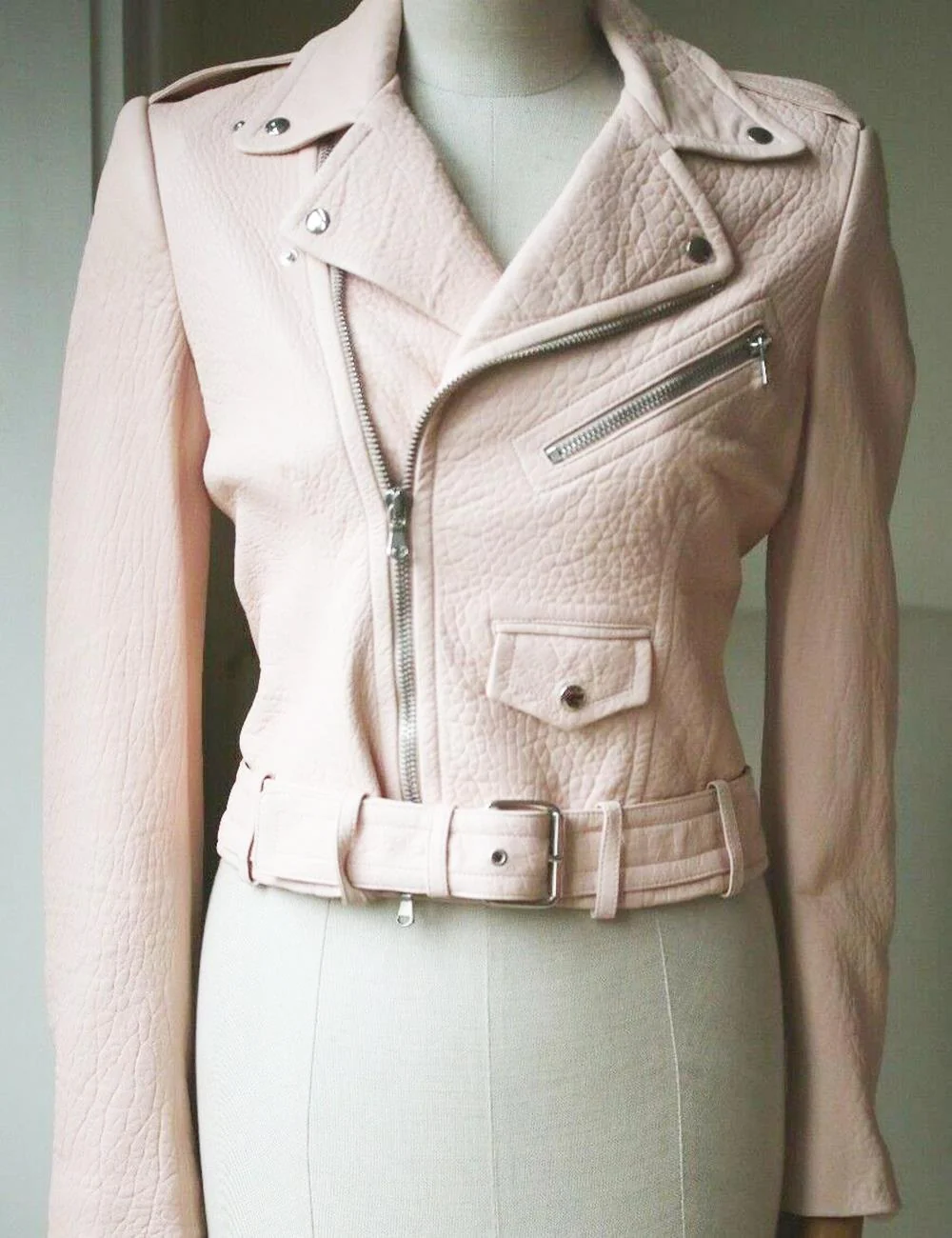 ALEXANDER MCQUEEN CROPPED TEXTURED LEATHER BIKER JACKET IT 40 UK 8 - Image 2