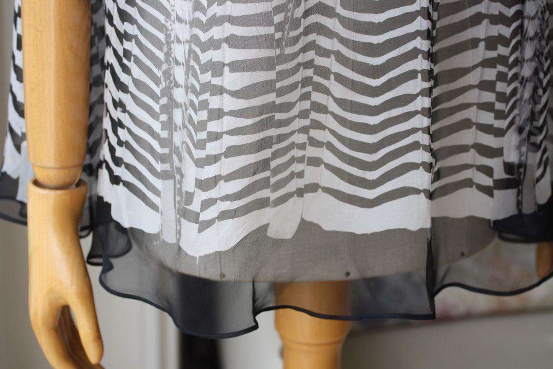 ALEXANDER MCQUEEN FEATHER PRINT BLOUSE TOP SMALL - Image 3