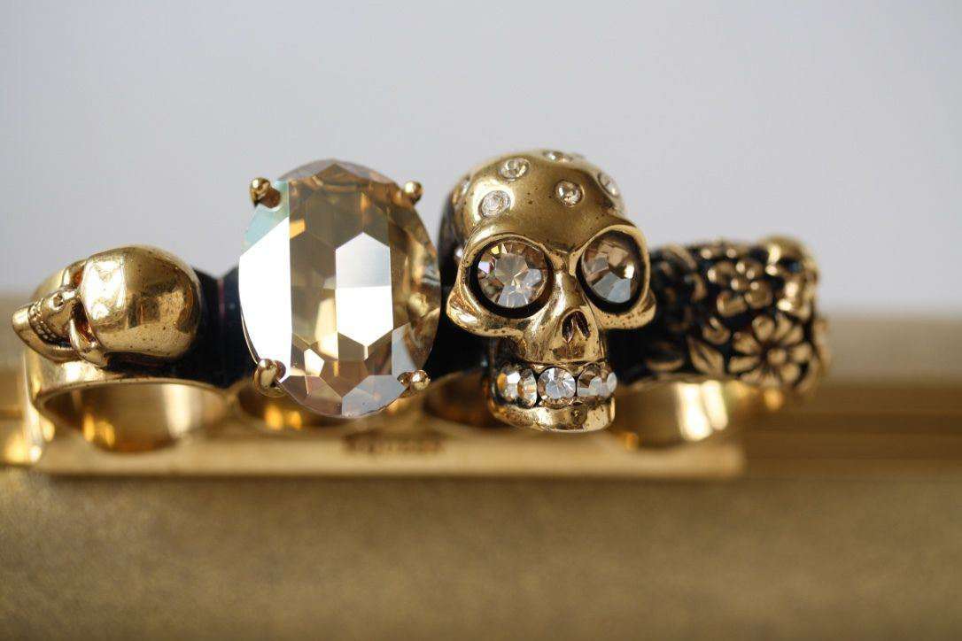ALEXANDER MCQUEEN GOLD KNUCKLE CLUTCH BAG - Image 2