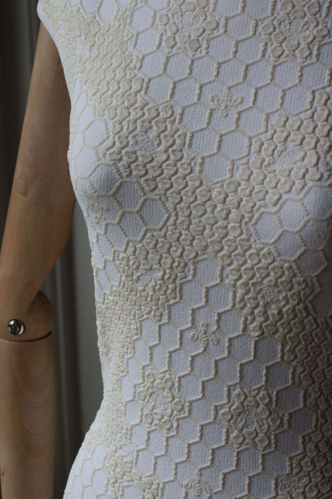 ALEXANDER MCQUEEN HONEYCOMB KNITTED MIDI DRESS SMALL - Image 4