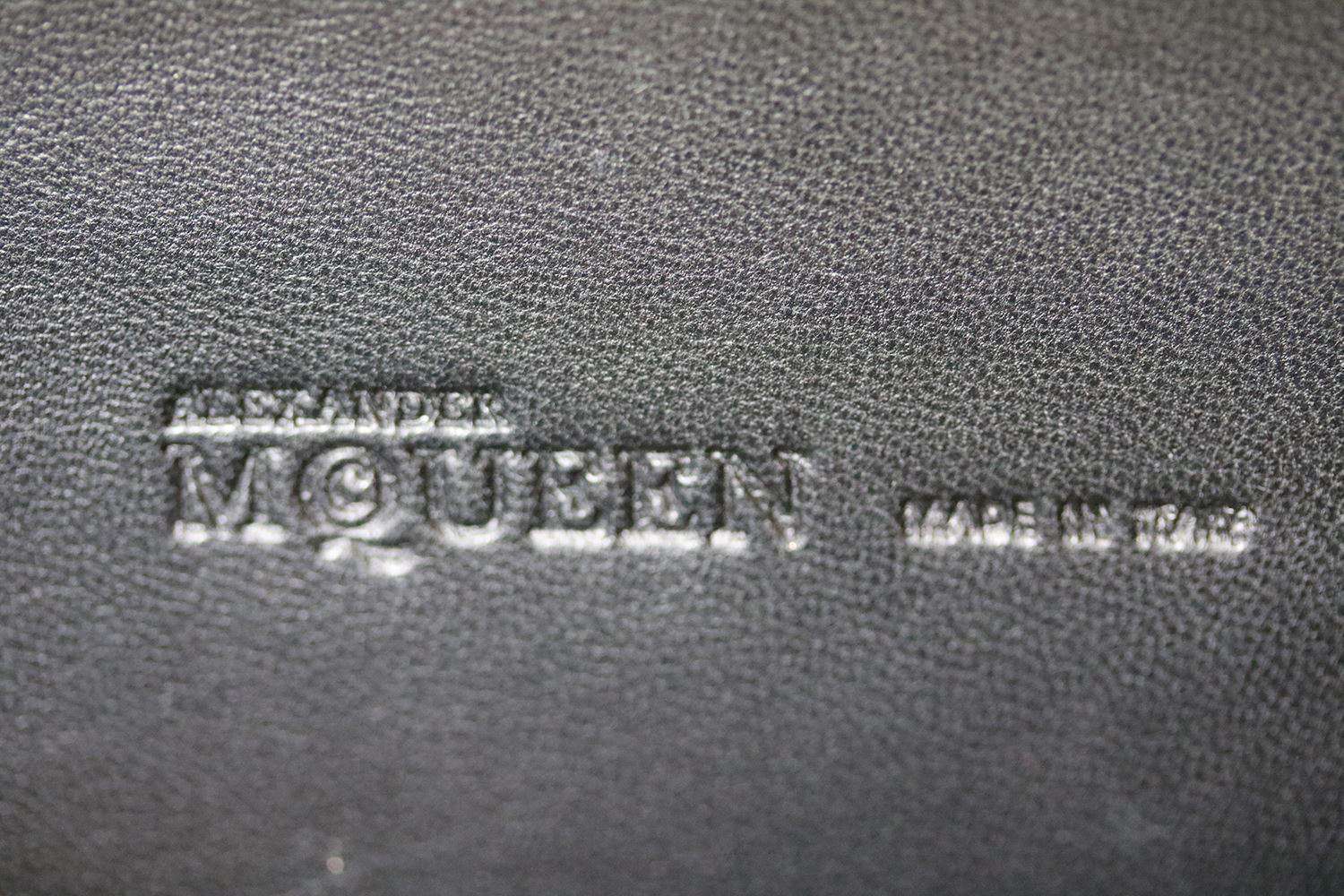 ALEXANDER MCQUEEN THE SKULL CRYSTAL EMBELLISHED BOX CLUTCH - Image 8