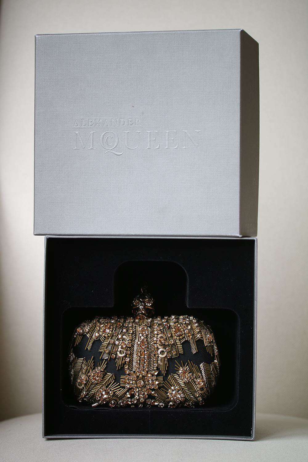 ALEXANDER MCQUEEN THE SKULL CRYSTAL EMBELLISHED BOX CLUTCH - Image 9