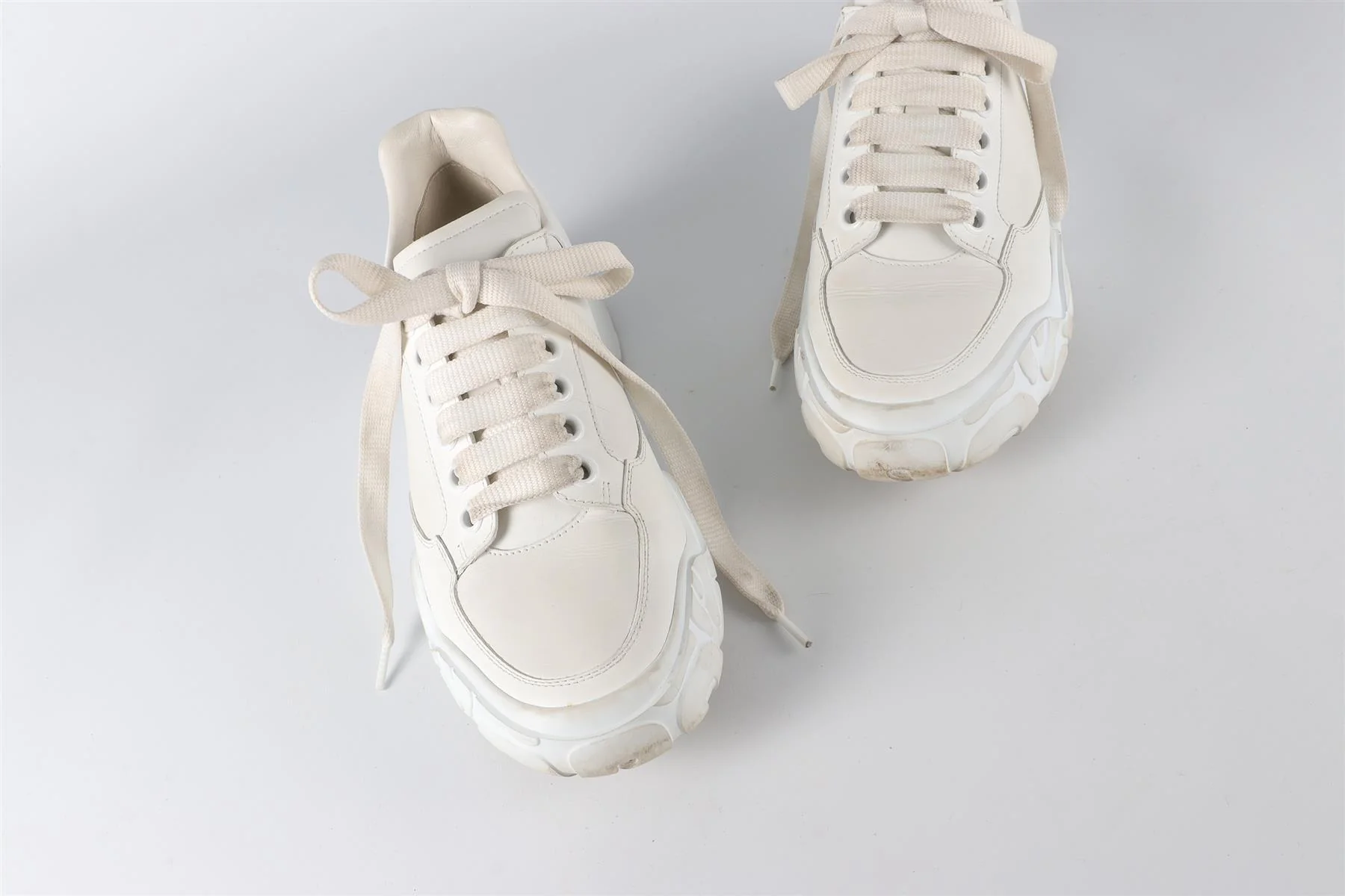 ALEXANDER MCQUEEN WHITE OVERSIZED COURT LEATHER SNEAKERS EU 37 UK 4 US 7 - Image 4