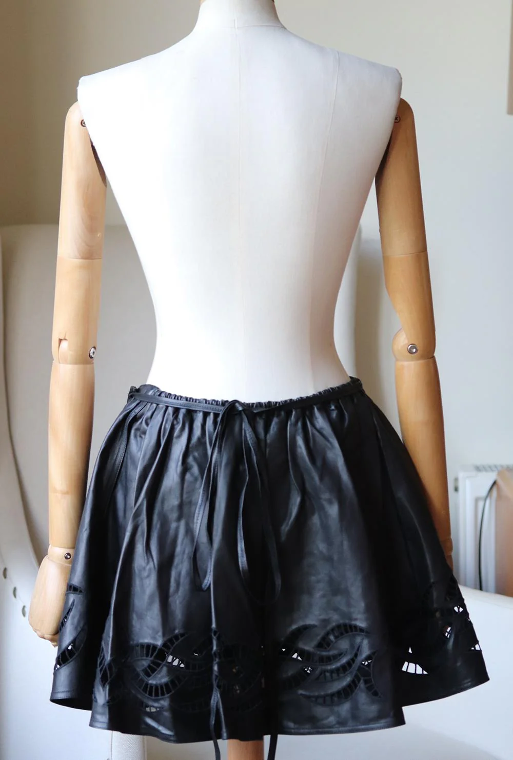 ALEXANDER WANG CUTOUT EMBROIDERED LEATHER MINI WRAP SKIRT US 0 UK 4 - Image 4
