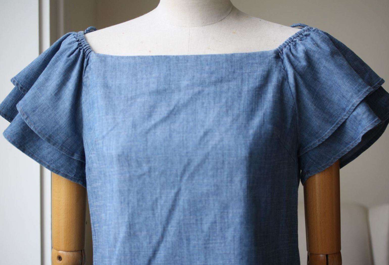 ALICE AND OLIVIA TULA OFF-THE-SHOULDER DENIM SHIFT DRESS MEDIUM - Image 4