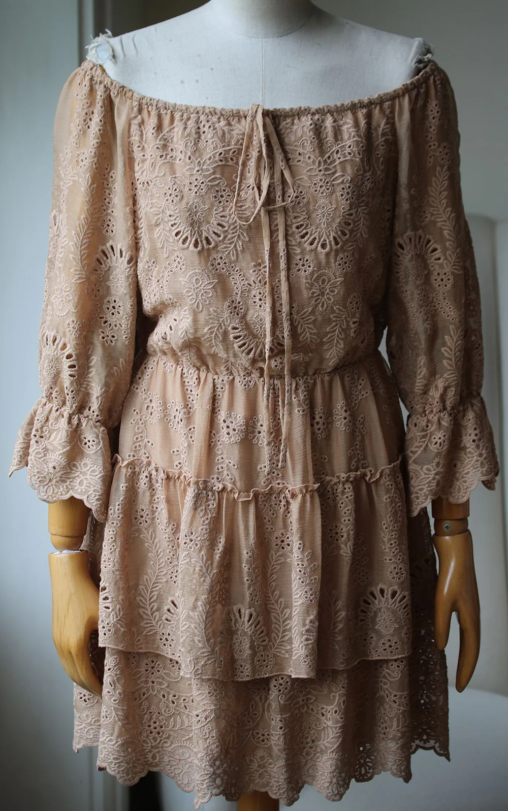 ALICE AND OLIVIA WAYLON OFF THE SHOULDER DRESS US 8 UK 12 - Image 3