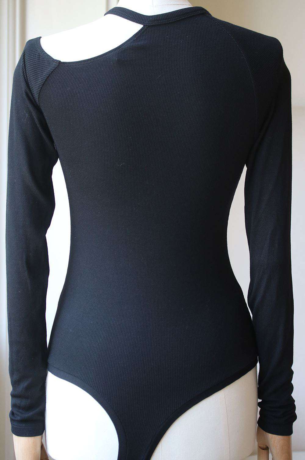 ALIX LAWRENCE CUTOUT RIBBED BODYSUIT MEDIUM - Image 4