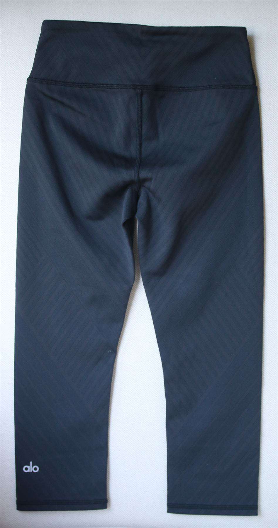 ALO YOGA AIRBRUSH PRINTED CAPRI LEGGINGS XSMALL - Image 4