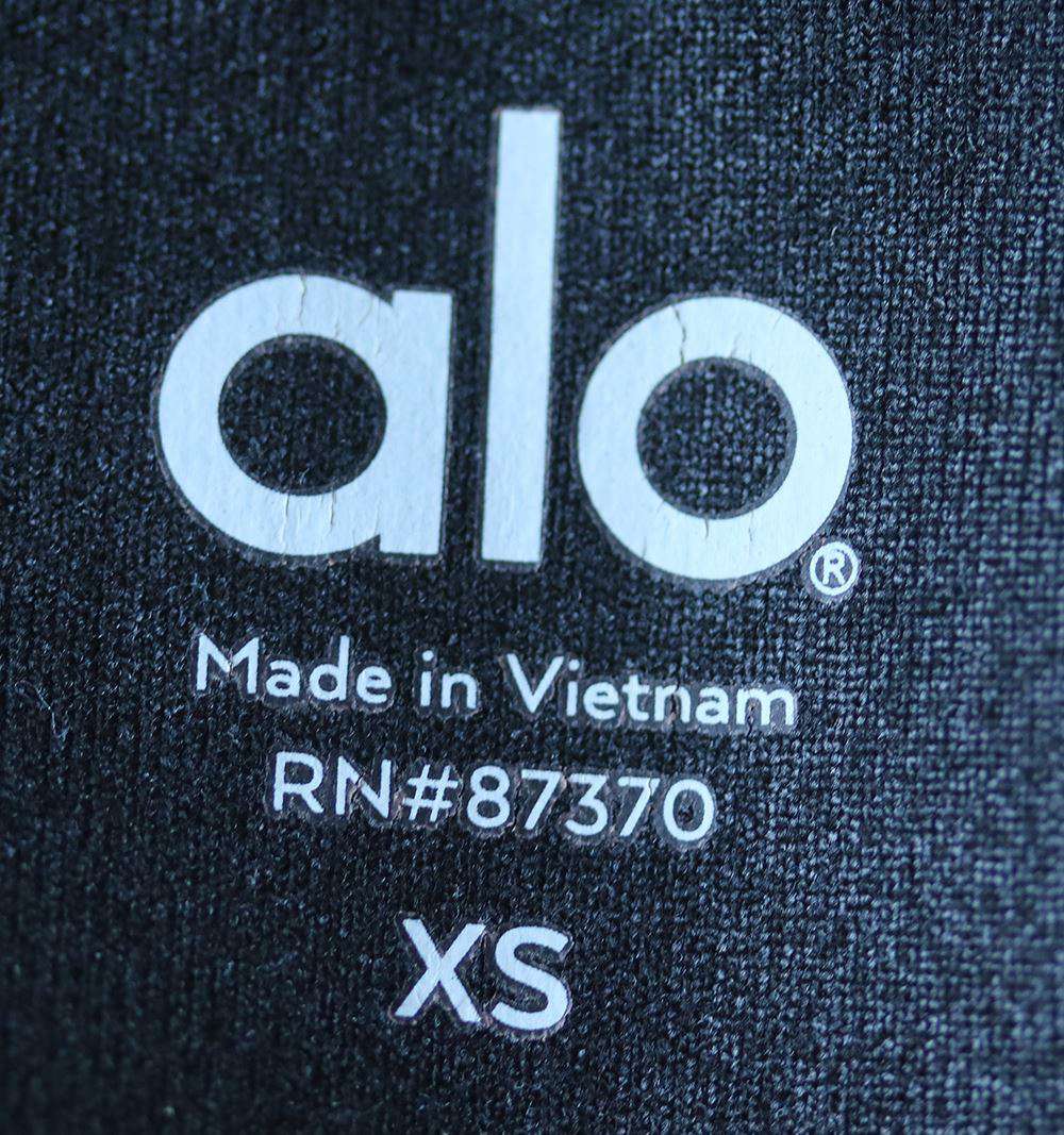 ALO YOGA HIGH-WAISTED AIRBRUSH CAPRI LEGGINGS XSMALL - Image 5