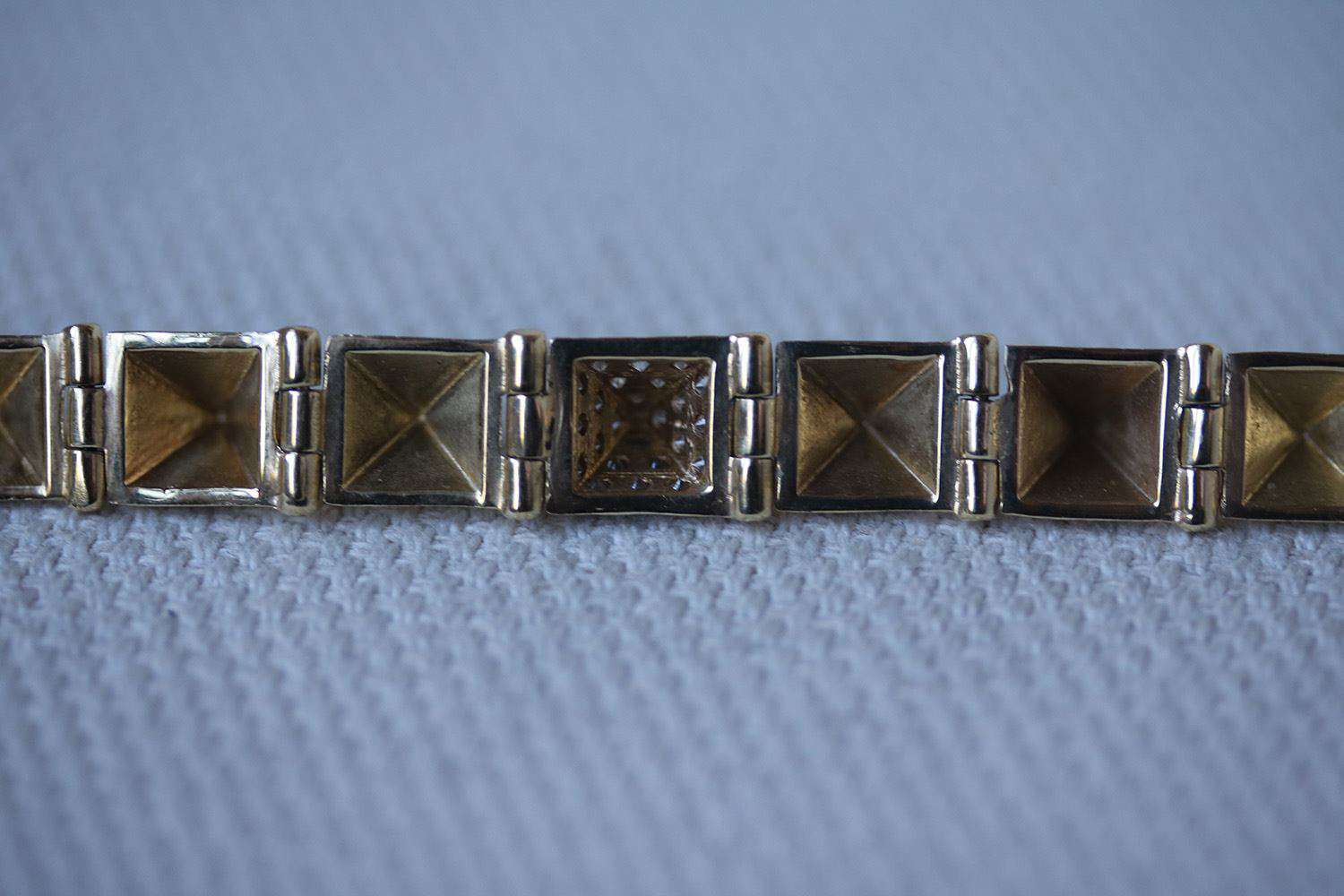 ANITA KO YELLOW GOLD MEDIUM SPIKE BRACELET WITH ONE DIAMOND SPIKE - Image 5