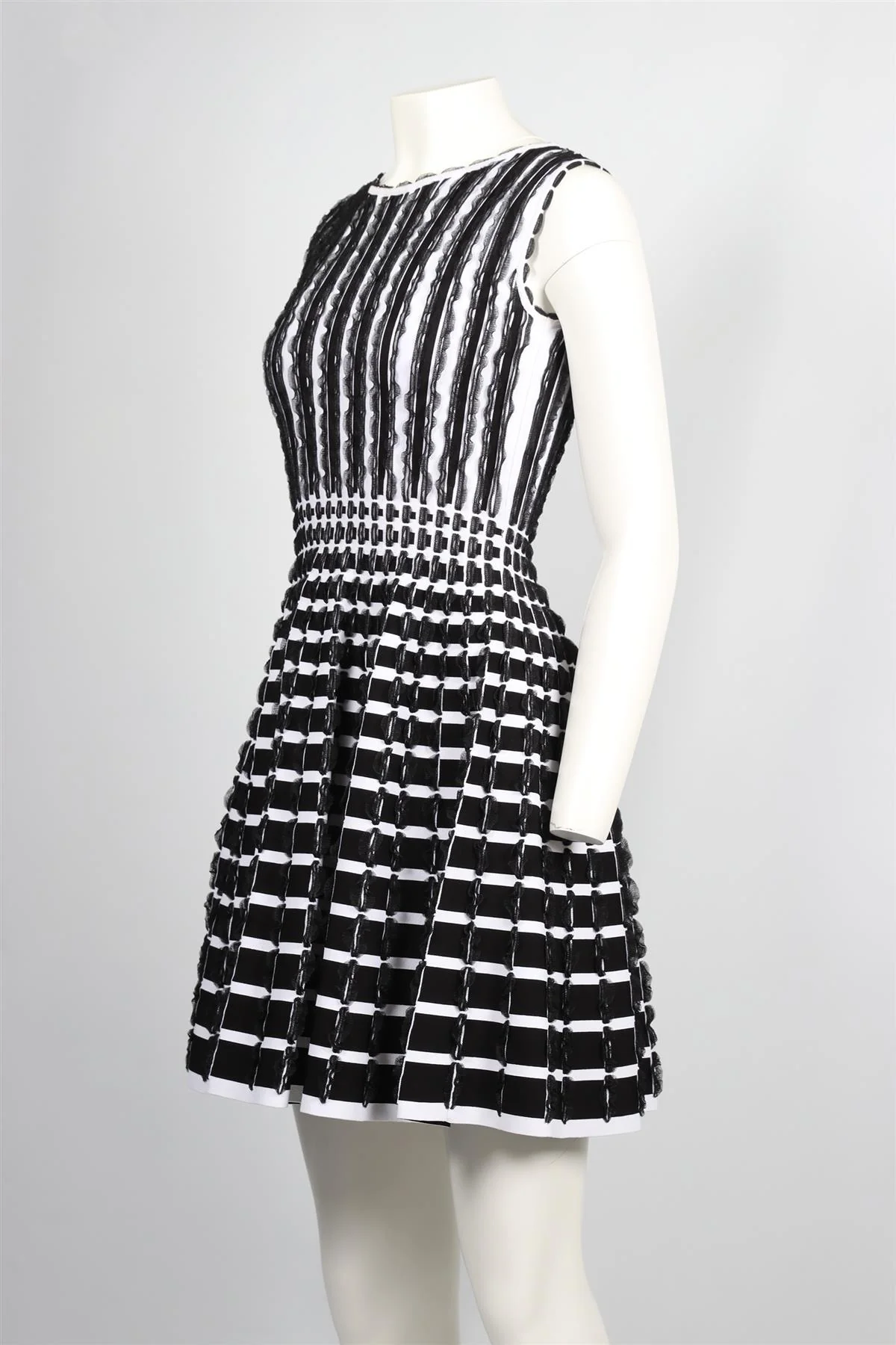 ANTONINO VALENTI BLACK AND WHITE KNIT MINI DRESS IT 40 UK 8 - Image 3