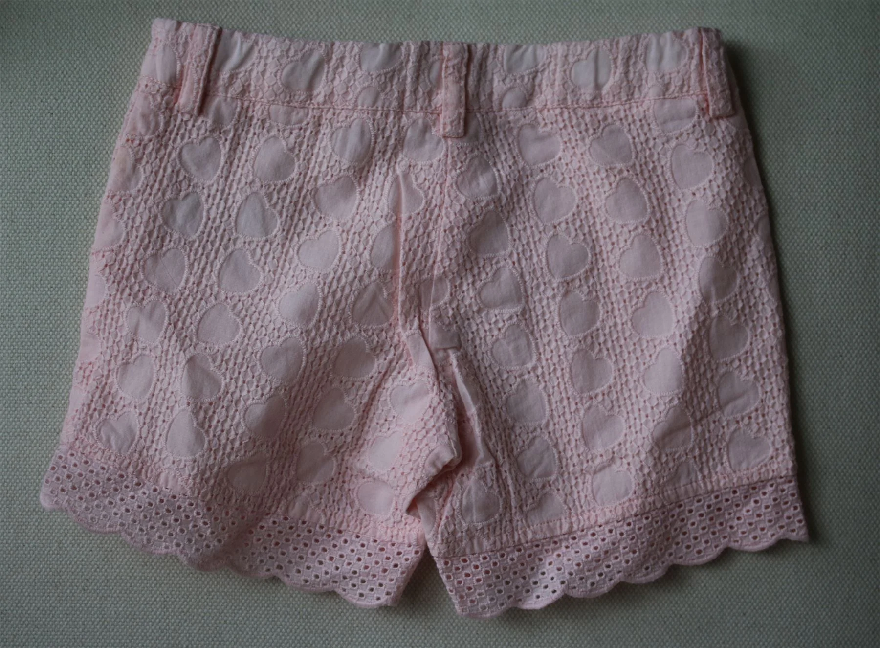 ARMANI JUNIOR GIRLS PINK BRODERIE ANGLAISE SHORTS 3 YEARS - Image 3