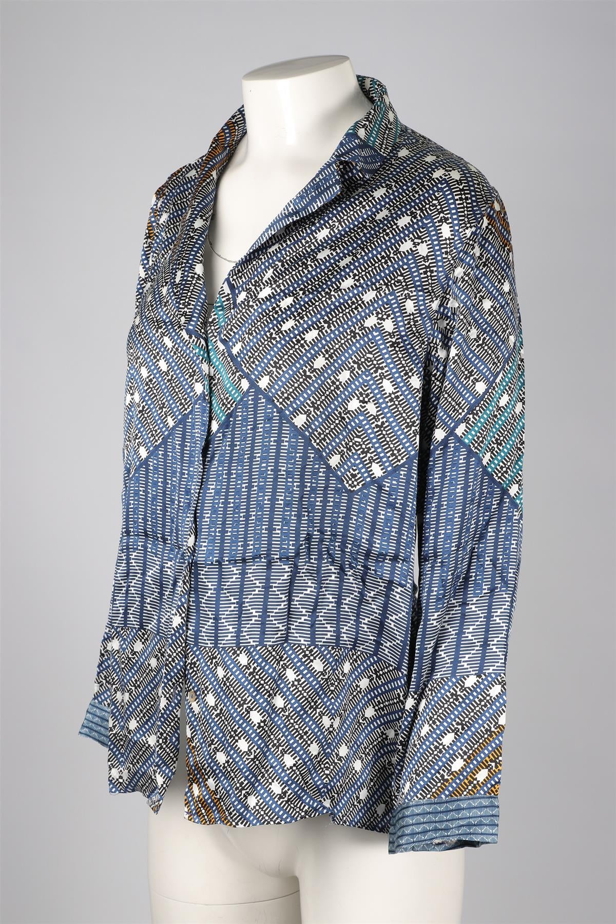 ASCENO BLUE SILK SHIRT & SHORTS SET SMALL - Image 3