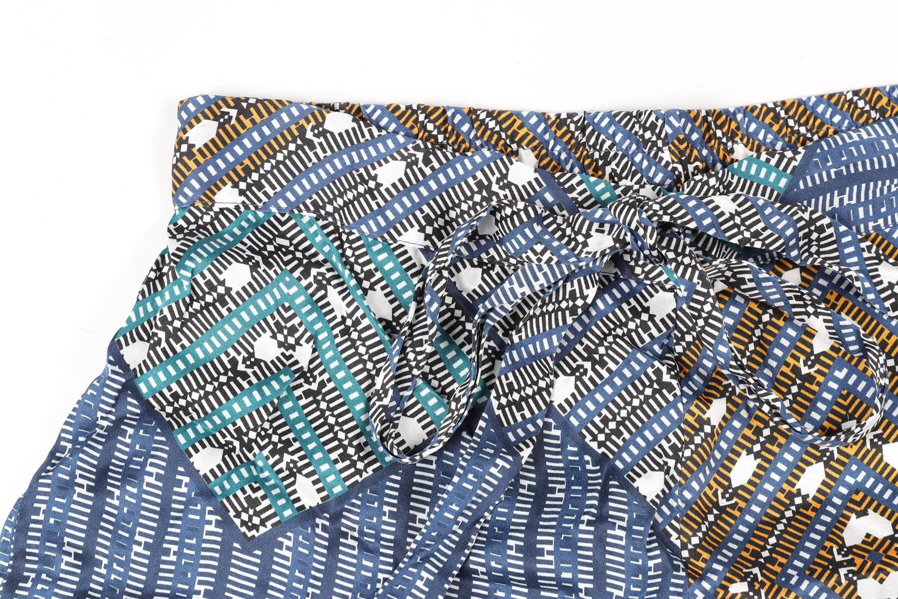 ASCENO BLUE SILK SHIRT & SHORTS SET SMALL - Image 6