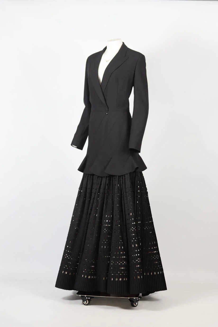 AZZEDINE ALAÏA HAUTE COUTURE WOOL BLEND GOWN LARGE - Image 3