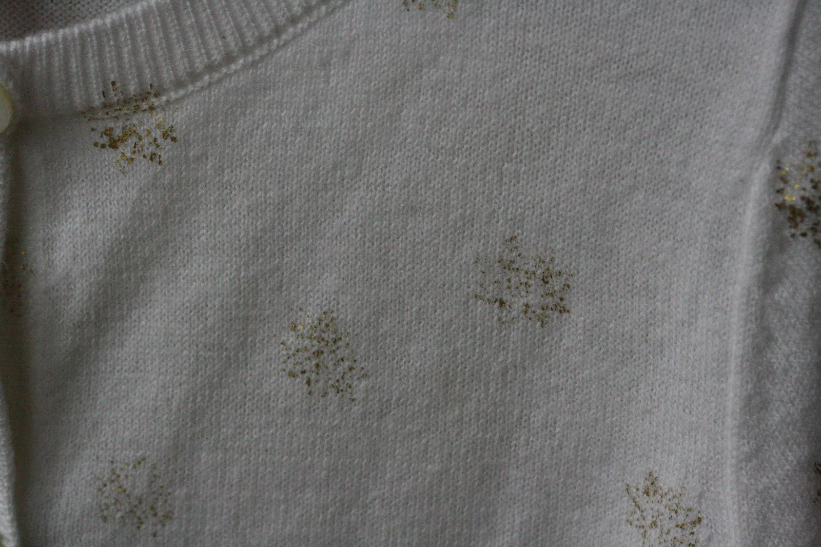 BONPOINT CREAM AND SPARKLY GOLD BABY CARDIGAN 2 YEARS - Image 5
