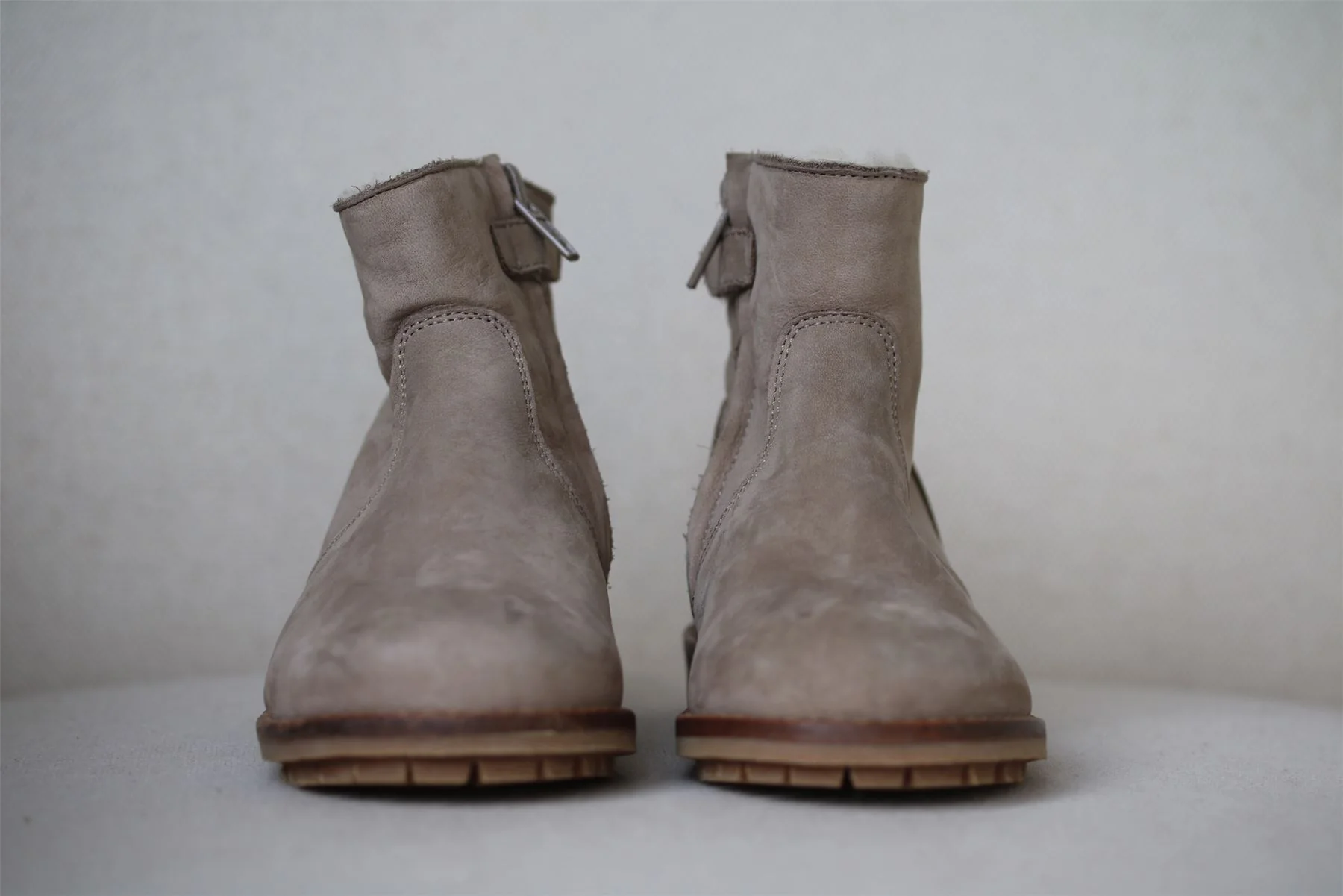 BONPOINT GIRLS BEIGE SUEDE ANKLE BOOTS EU 25 UK 8 - Image 3