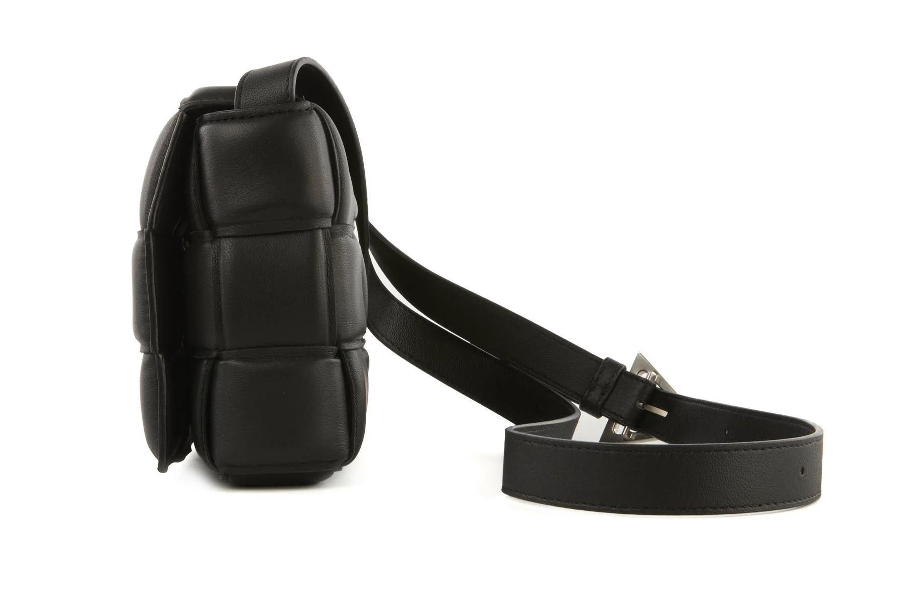 BOTTEGA VENETA BLACK CASSETTE MEDIUM PADDED INTRECCIATO LEATHER SHOULDER BAG - Image 6