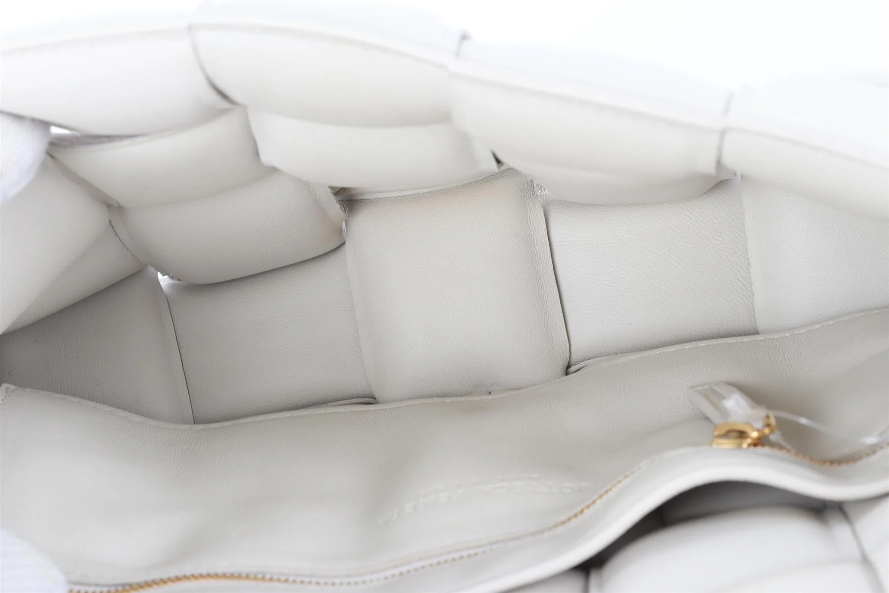 BOTTEGA VENETA ECRU CASSETTE INTRECCIATO LEATHER SHOULDER BAG - Image 12