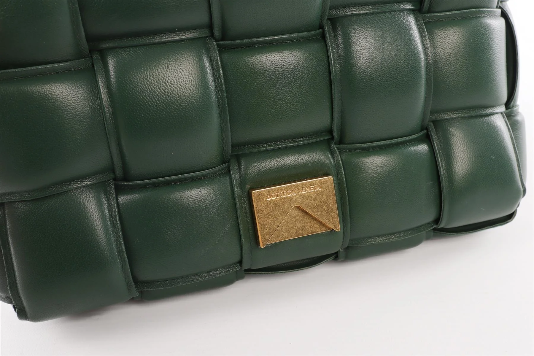 BOTTEGA VENETA GREEN THE CHAIN CASSETTE INTRECCIATO LEATHER SHOULDER BAG - Image 8
