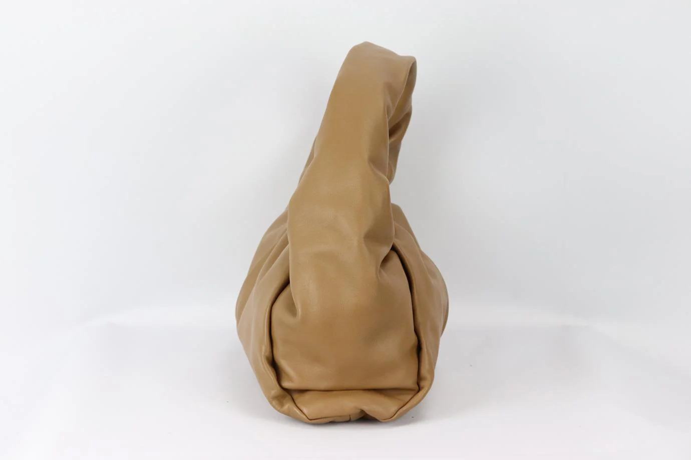 BOTTEGA VENETA POUCH GATHERED LEATHER SHOULDER BAG - Image 5
