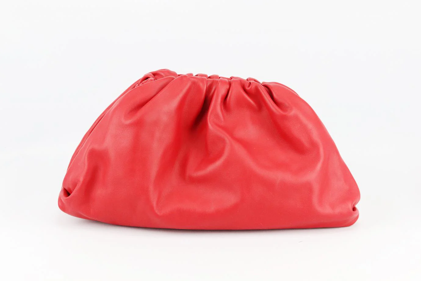 BOTTEGA VENETA THE POUCH LARGE LEATHER CLUTCH - Image 4