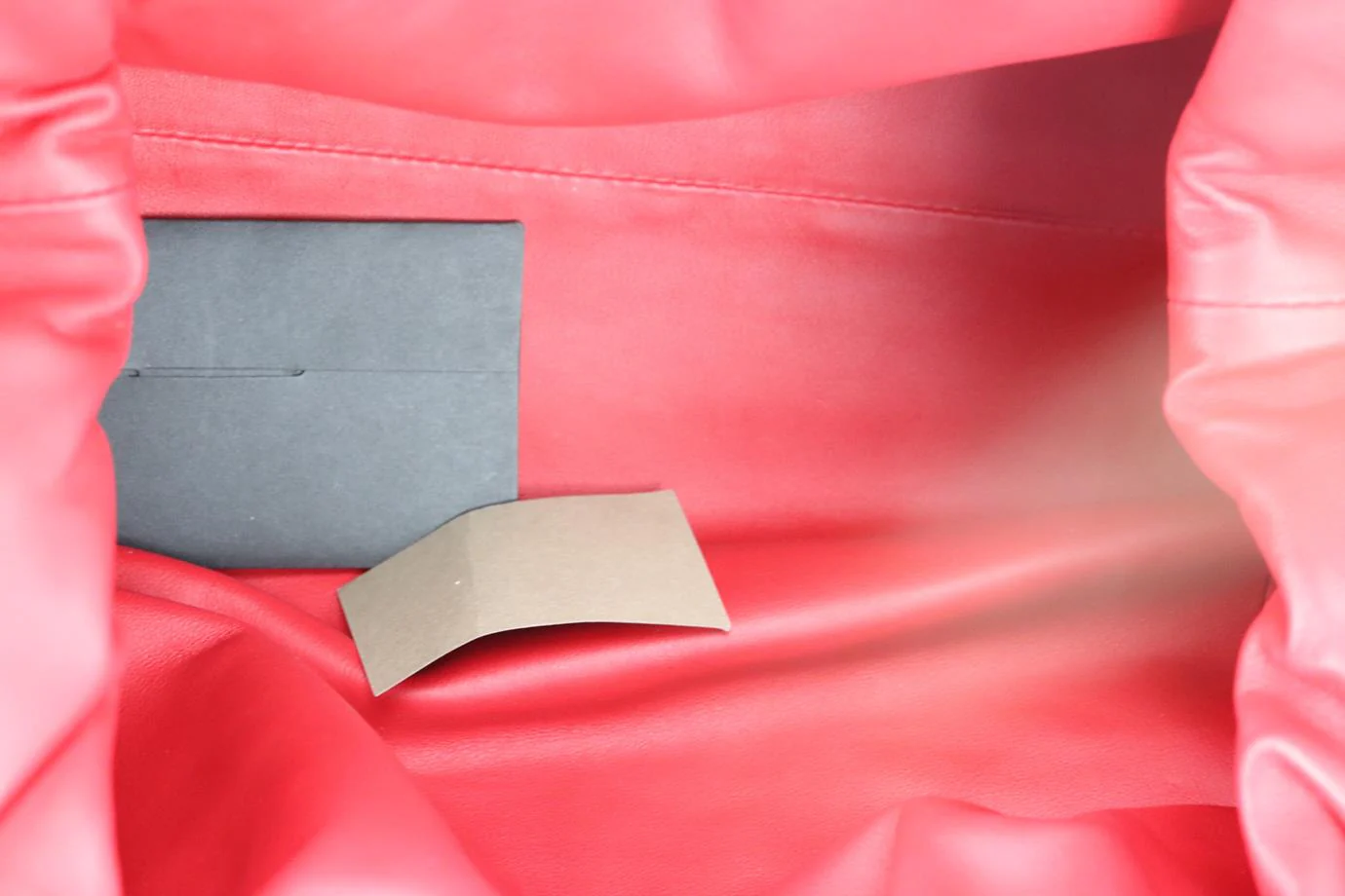 BOTTEGA VENETA THE POUCH LARGE LEATHER CLUTCH - Image 9