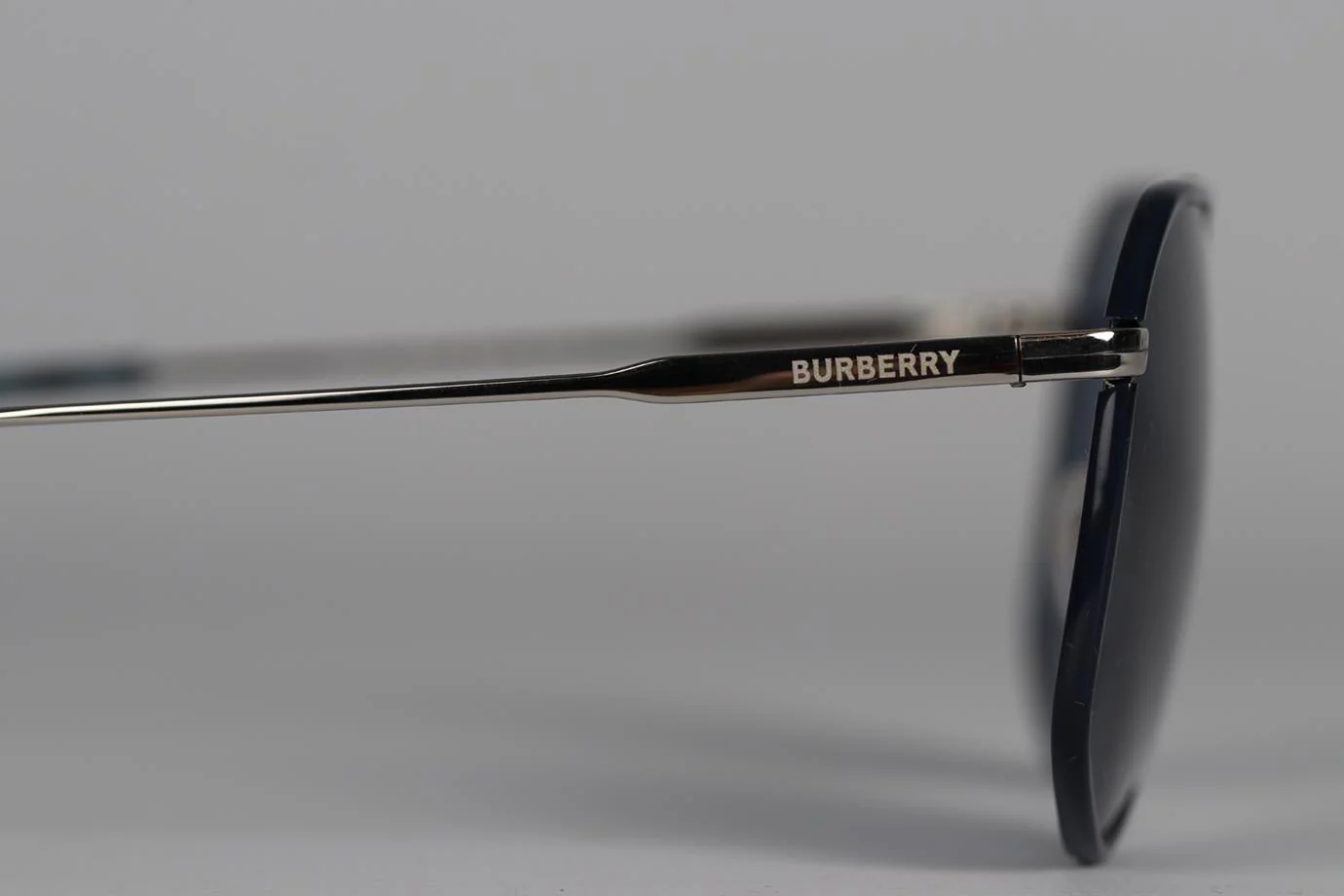 BURBERRY HEXAGON FRAME METAL SUNGLASSES - Image 4