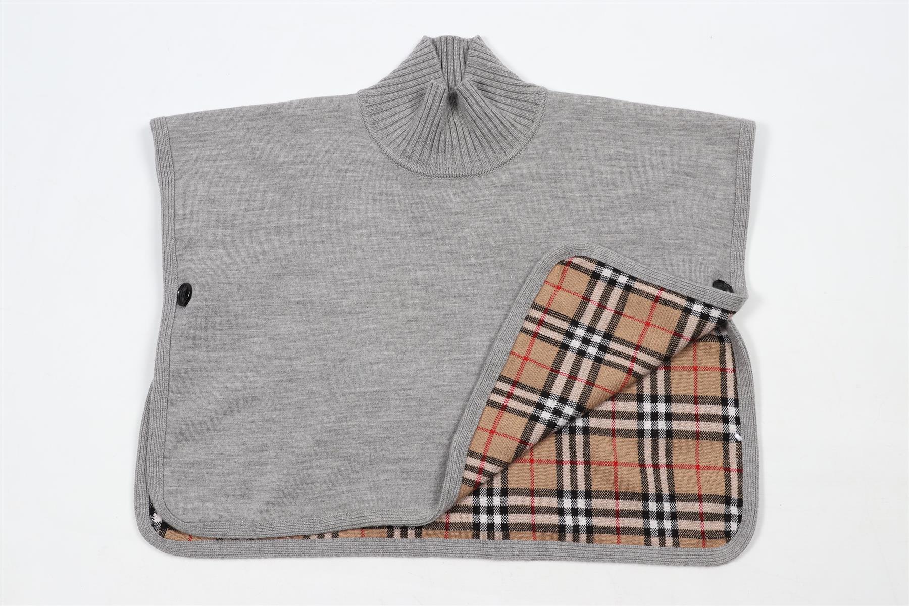 BURBERRY KIDS GIRLS WOOL PONCHO 8 YEARS - Image 6