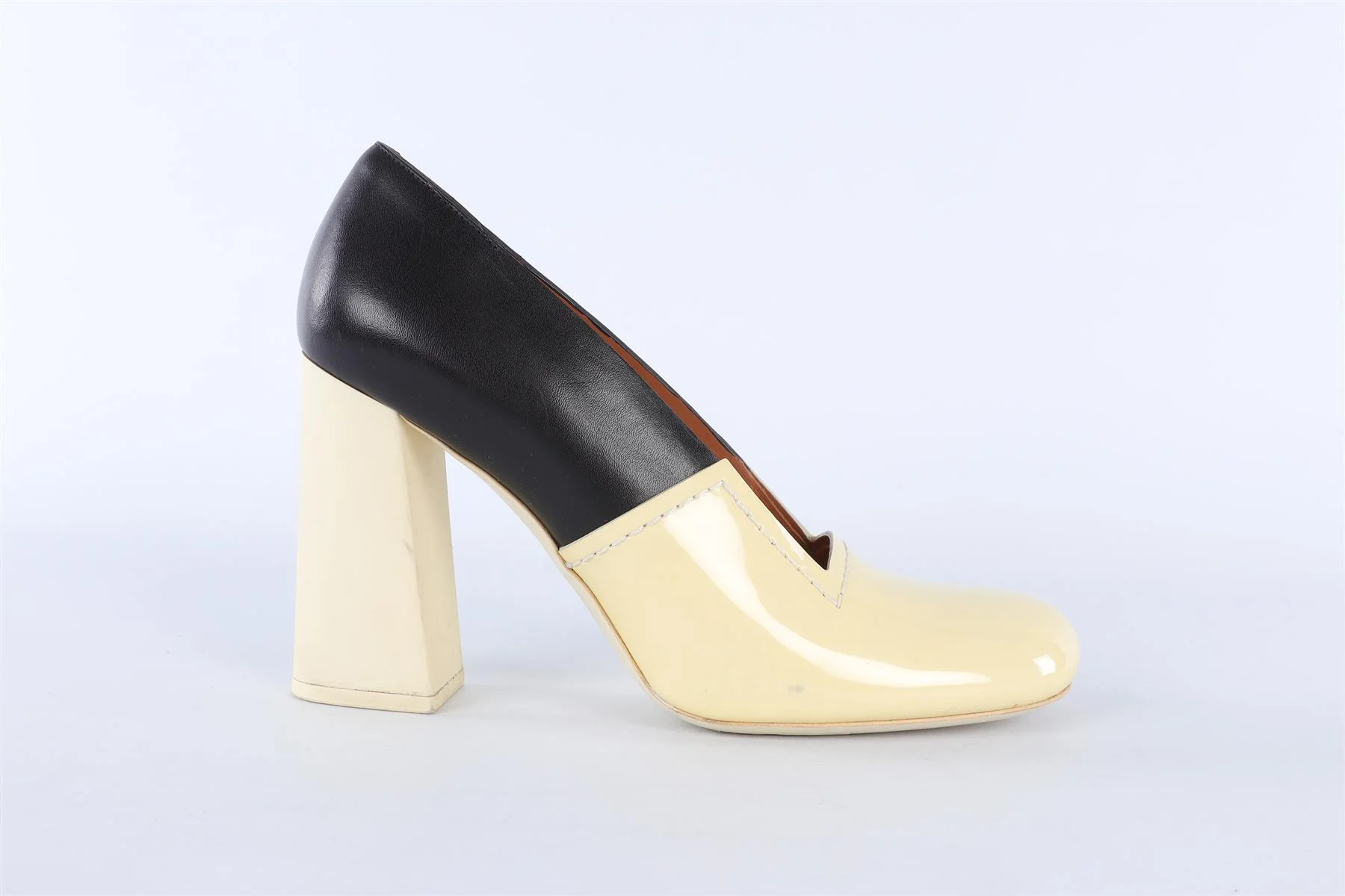 CELINE BLACK LEATHER PUMPS EU 38 UK 5 - Image 2
