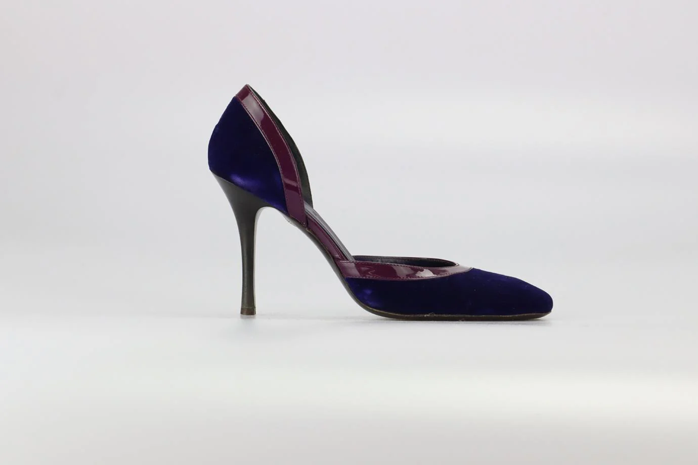 CELINE VELVET AND PATENT LEATHER PUMPS EU 39.5 UK 6.5 US 9.5 - Image 2
