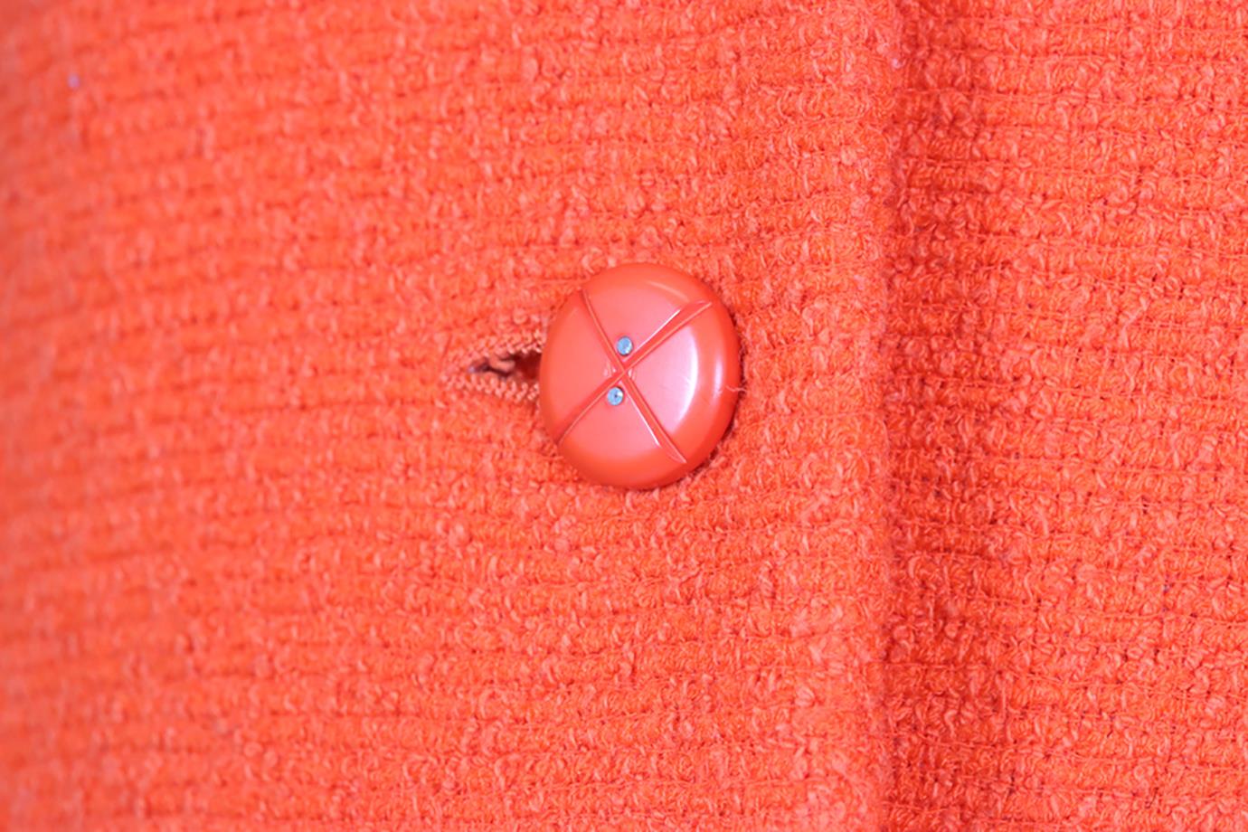 CHANEL 1995 WOOL AND COTTON BLEND TWEED BLAZER FR 38 UK 10 - Image 5